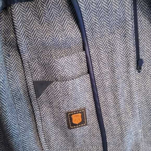 Corneliani Herringbone Blazer. 42r USA 52cm euro - Picture 3 of 9